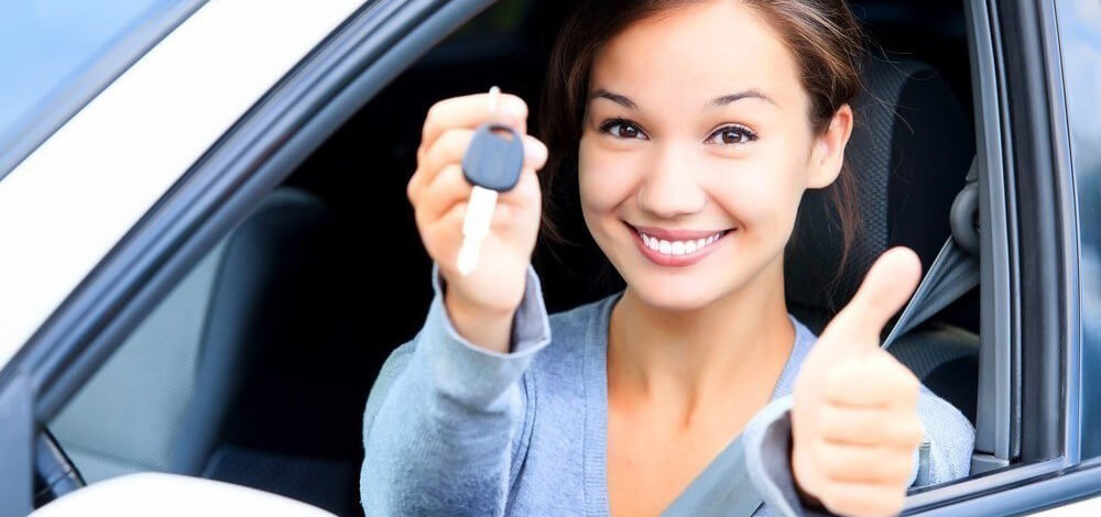 woman buying a car